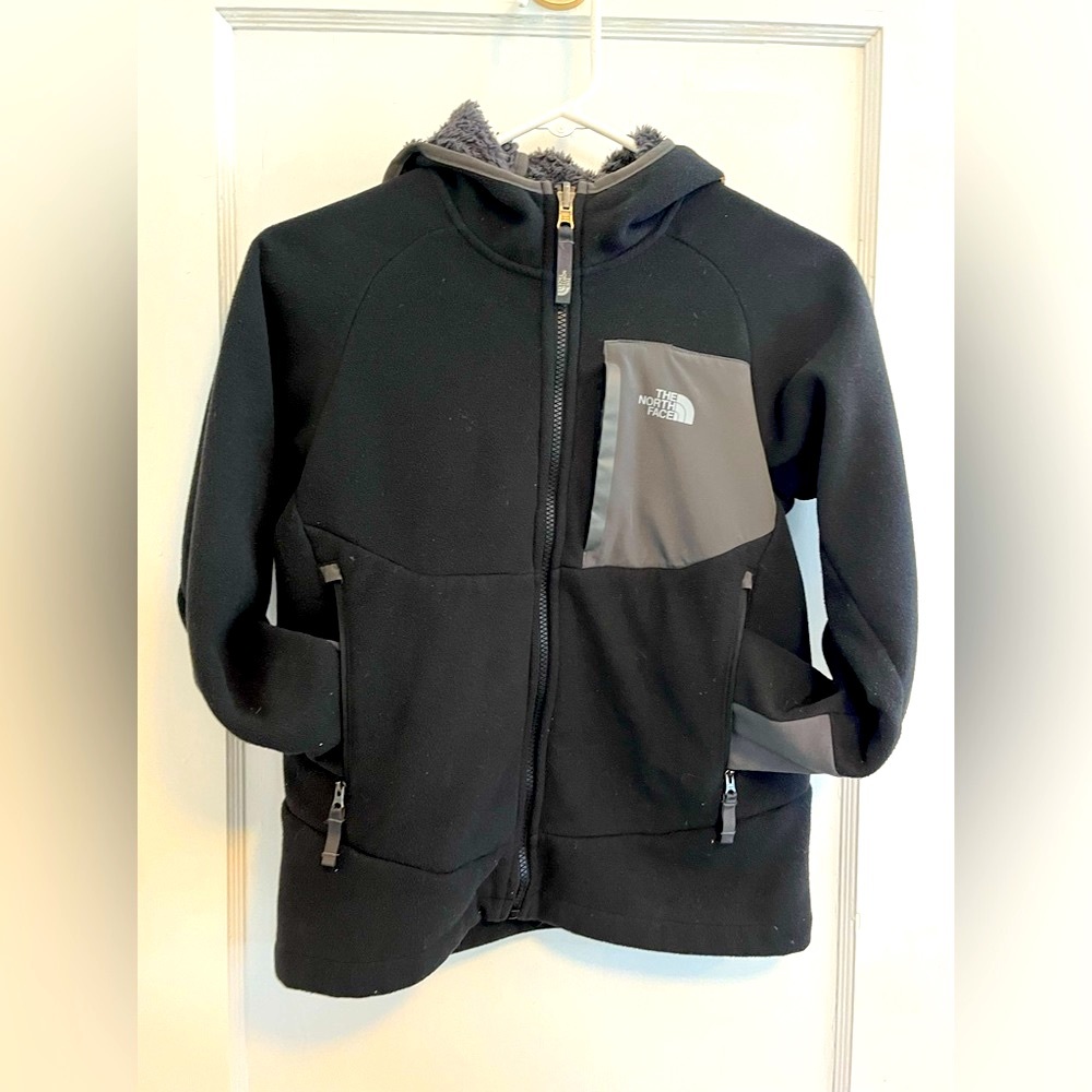 Warm North Face boys coat with hood